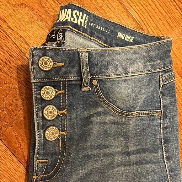 NWOT Distressed Jeans - Picture 4 of 4
